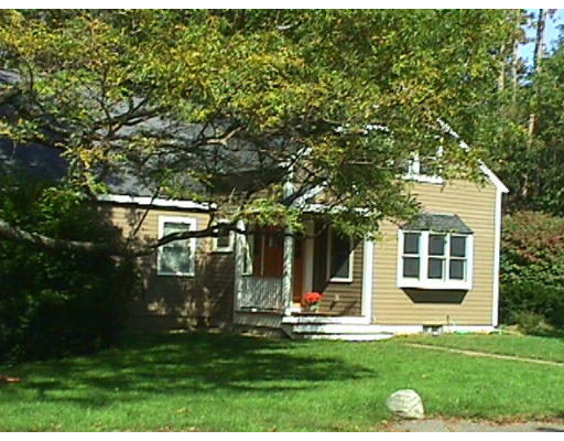 18 Walker Road Topsfield, MA 01983 - Photo 1 of 12 Gallery Image 1