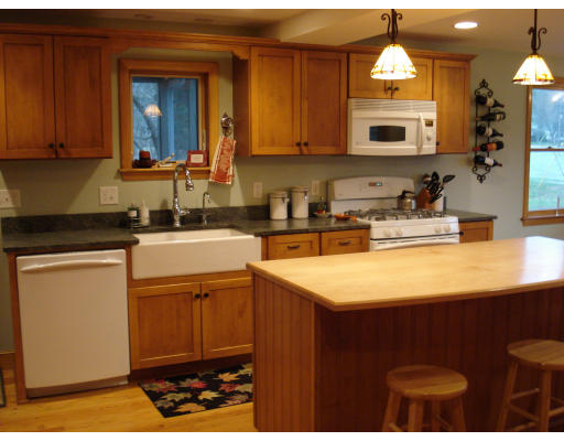 18 Walker Road Topsfield, MA 01983 - Photo 3 of 12 Gallery Image 3