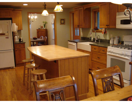 18 Walker Road Topsfield, MA 01983 - Photo 6 of 12 Gallery Image 6