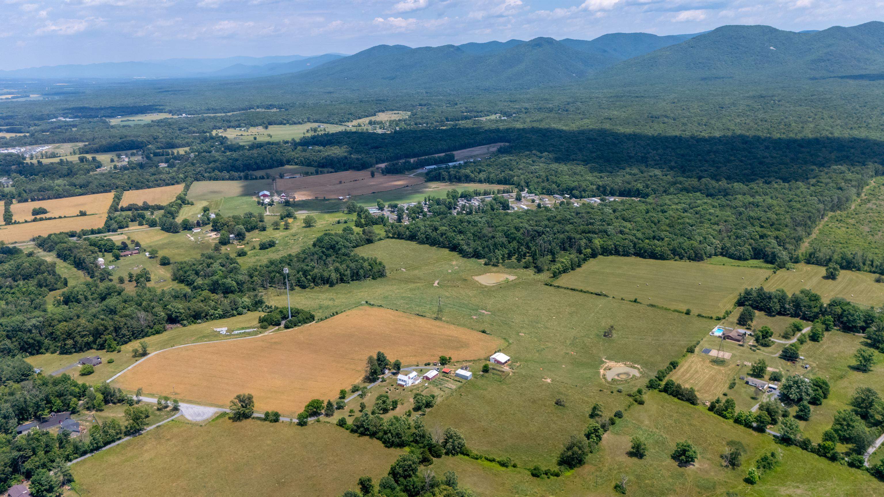 139 Teter Road Grottoes, VA 24441 - Photo 5 of 68