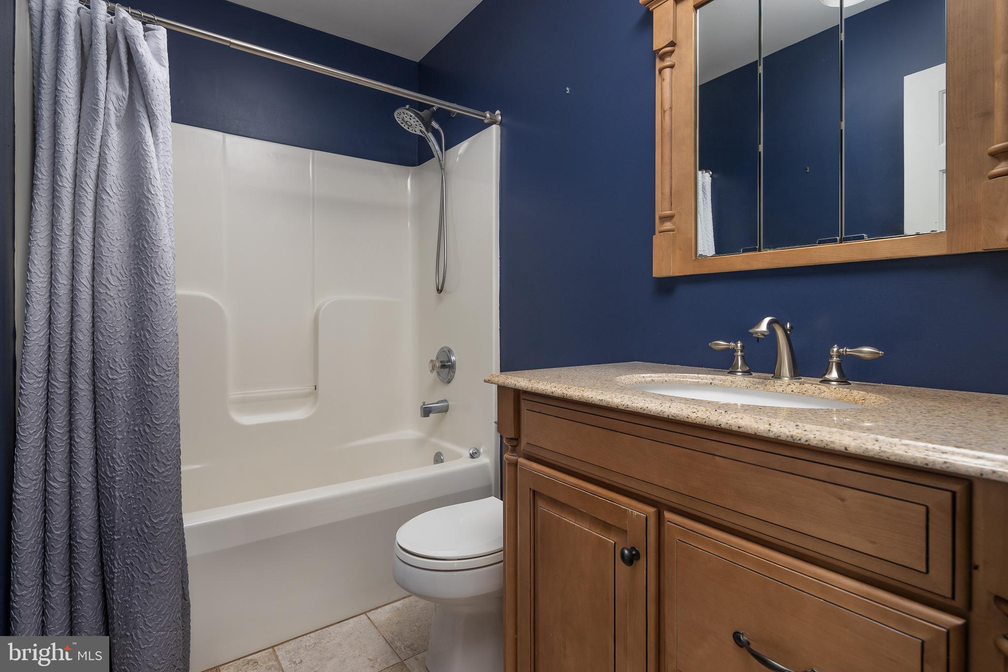 290 Gay Road Warrenton, VA 20186 - Photo 18 of 31 290 Gay Rd - full 2nd bathroom