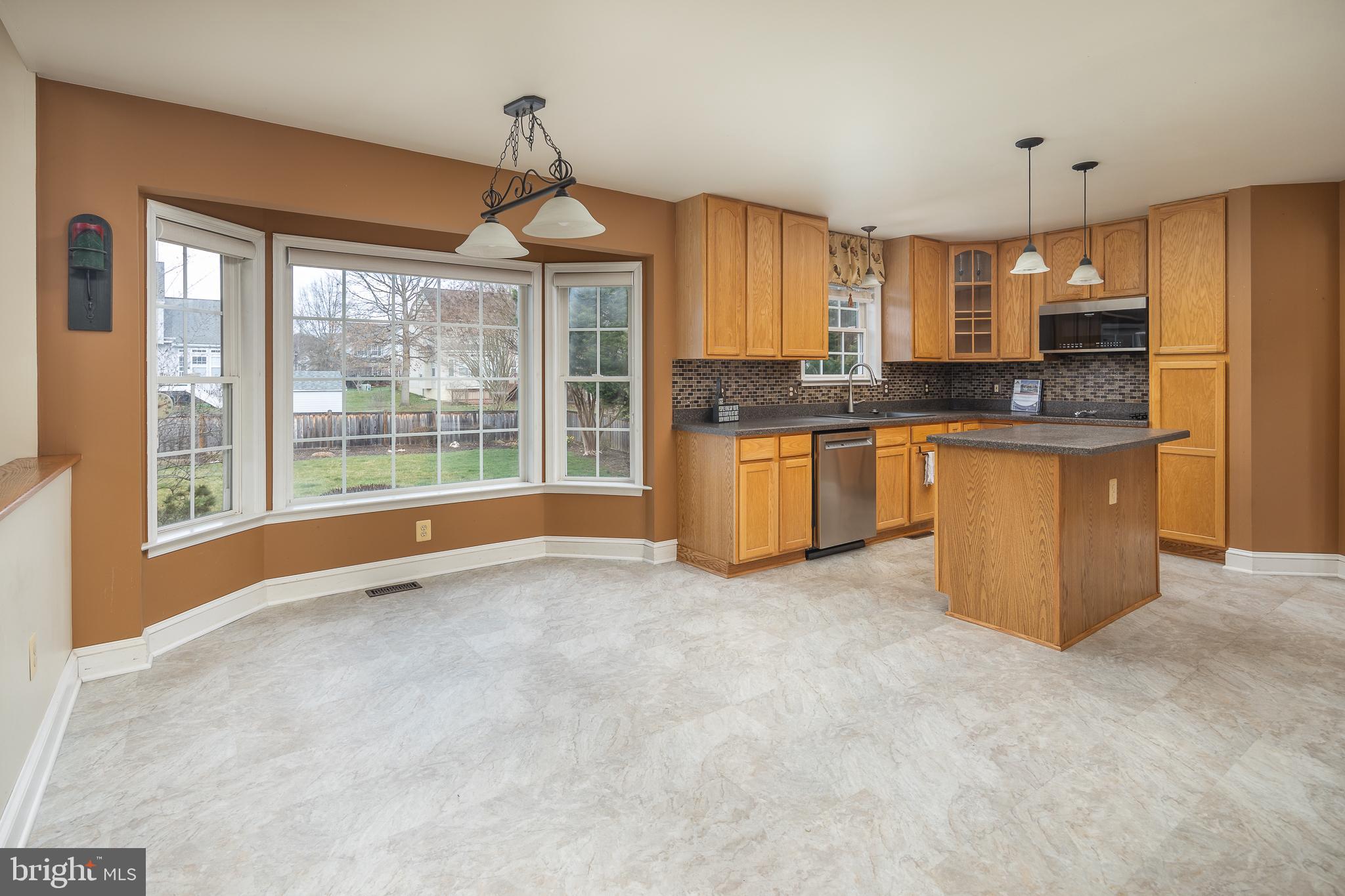 290 Gay Road Warrenton, VA 20186 - Photo 7 of 31 290 Gay Rd - Kitchen/DR