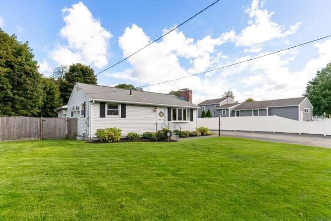15 Marlboro Road Woburn, MA 01801 - Photo 3 of 33 Gallery Image 3