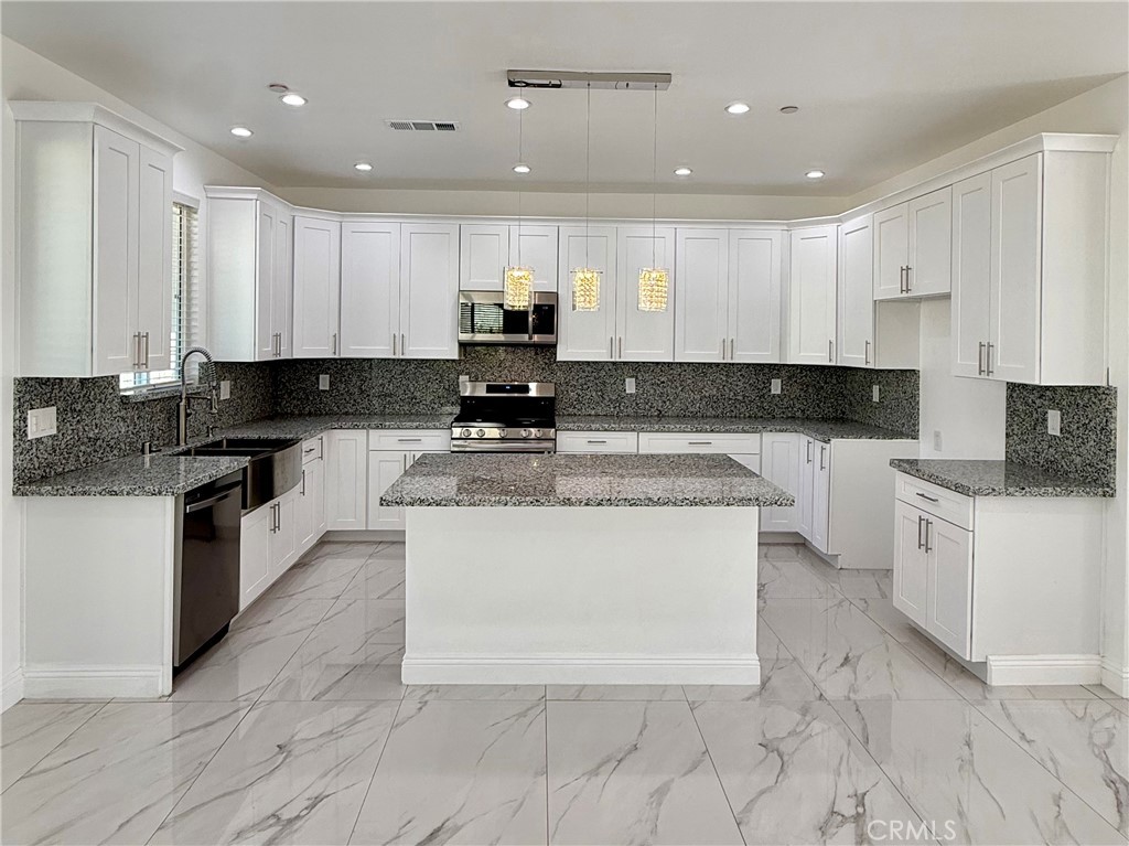 2199 Whitman Way, Unit 2 Corona, CA 92878 - Photo 2 of 16