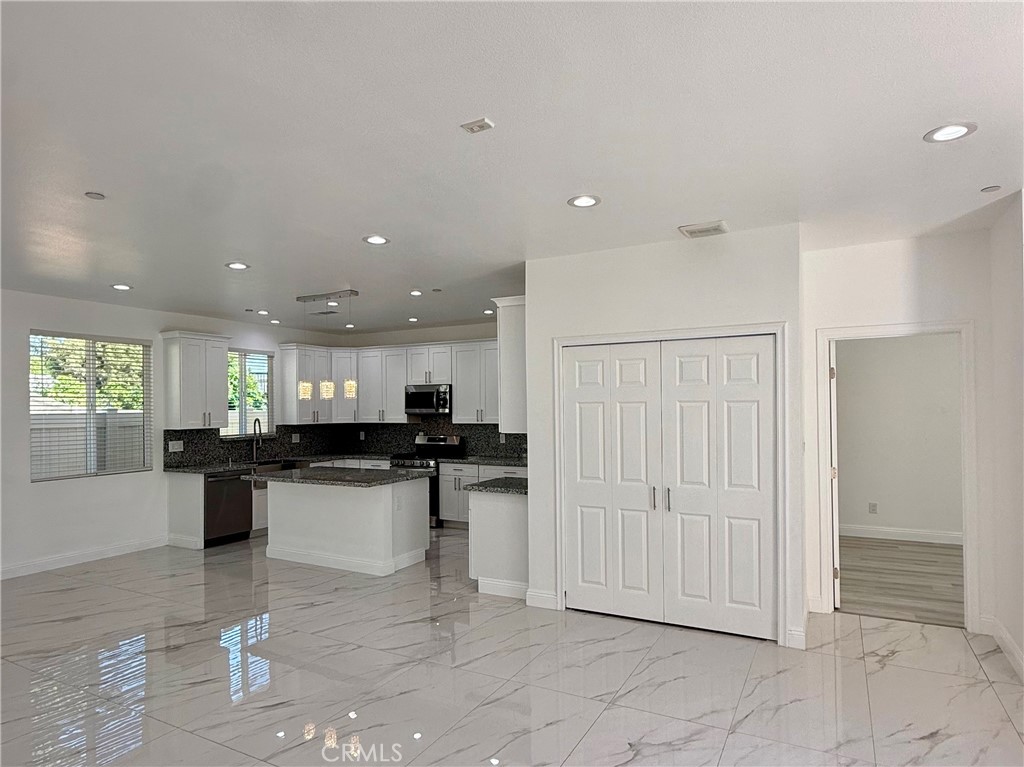 2199 Whitman Way, Unit 2 Corona, CA 92878 - Photo 5 of 16