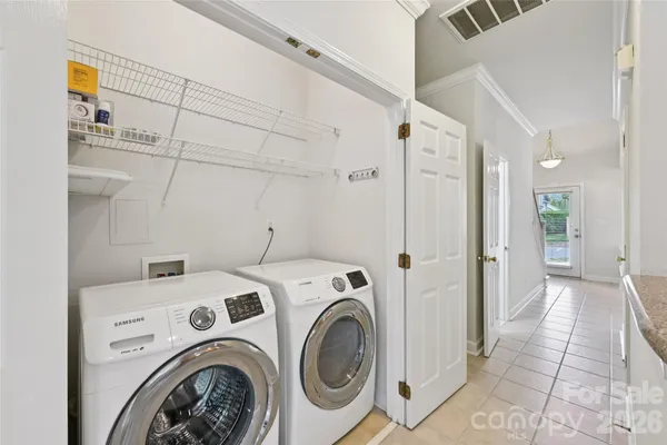 a view of an outdoor space