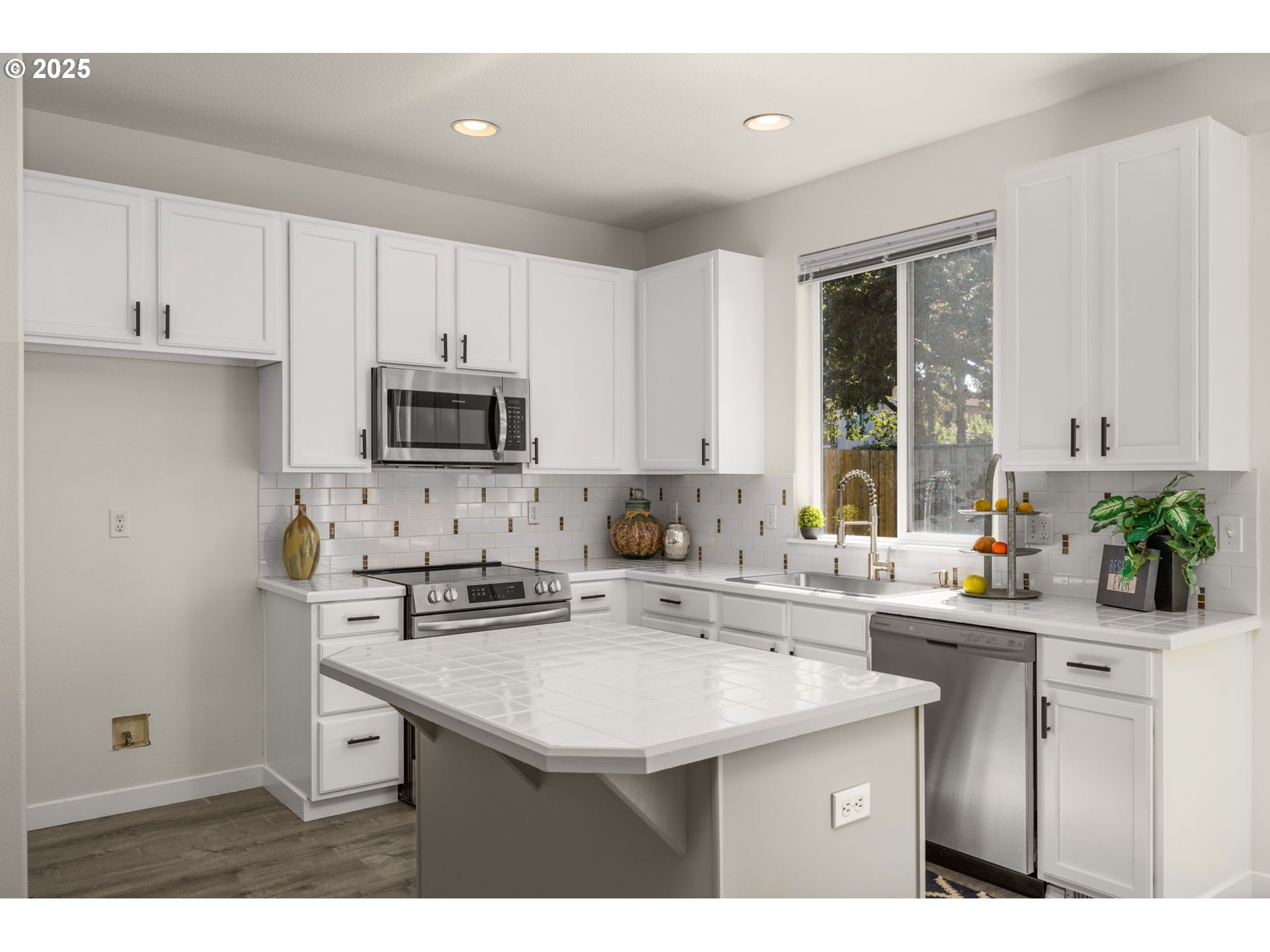 3295 Southwest 179th Terrace Beaverton, OR 97003 - Photo 10 of 27