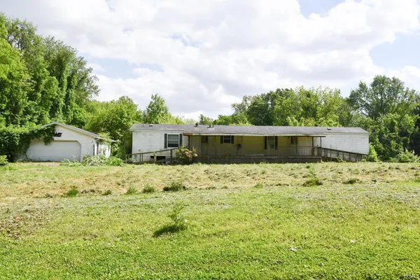 $69,000 | 3334 West 9th Drive, West Terre Haute, IN 47885