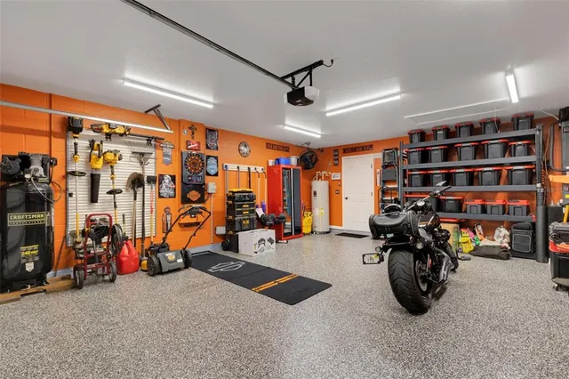 a view of livingroom with furniture