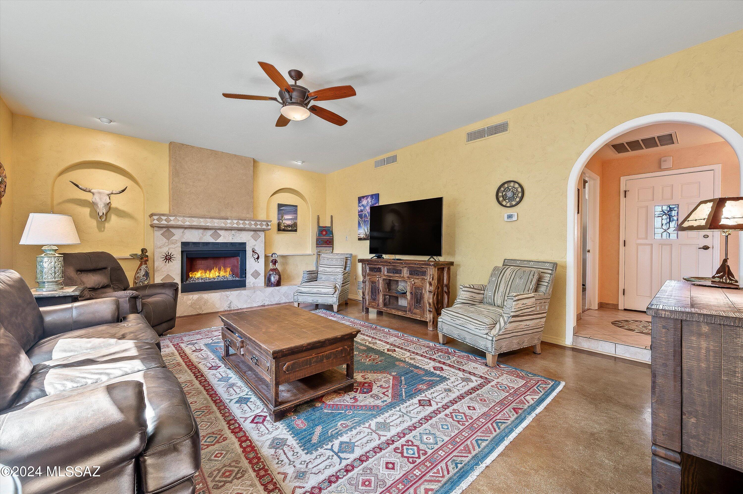 5100 West Trails End Road Tucson, AZ 85745 - Photo 4 of 38 Gallery Image 4