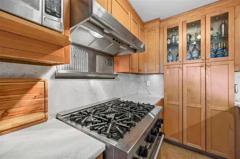 $399,000 | 3883 Turtle Creek Boulevard, Unit 2015, Dallas, TX 75219