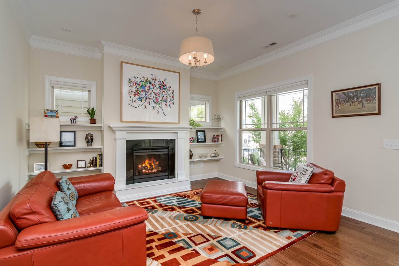 Great Room w/built ins
