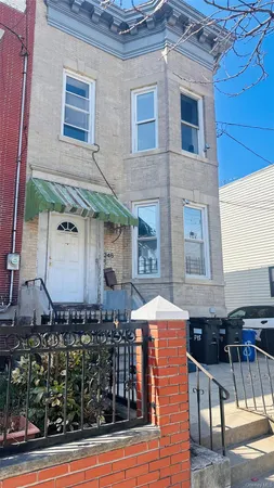 $2,550 | 348 Eldert Lane | City Line