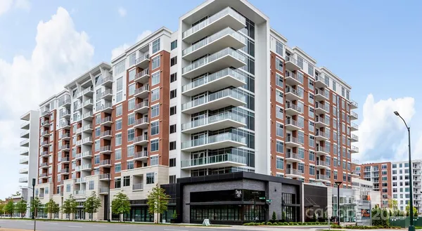 $3,735 | 4425 Sharon Road, Unit 2F, Charlotte, NC 28211