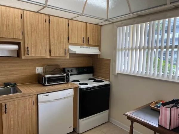 $1,500 | 6700 Royal Palm Boulevard, Unit D108, Pompano Beach, FL 33063