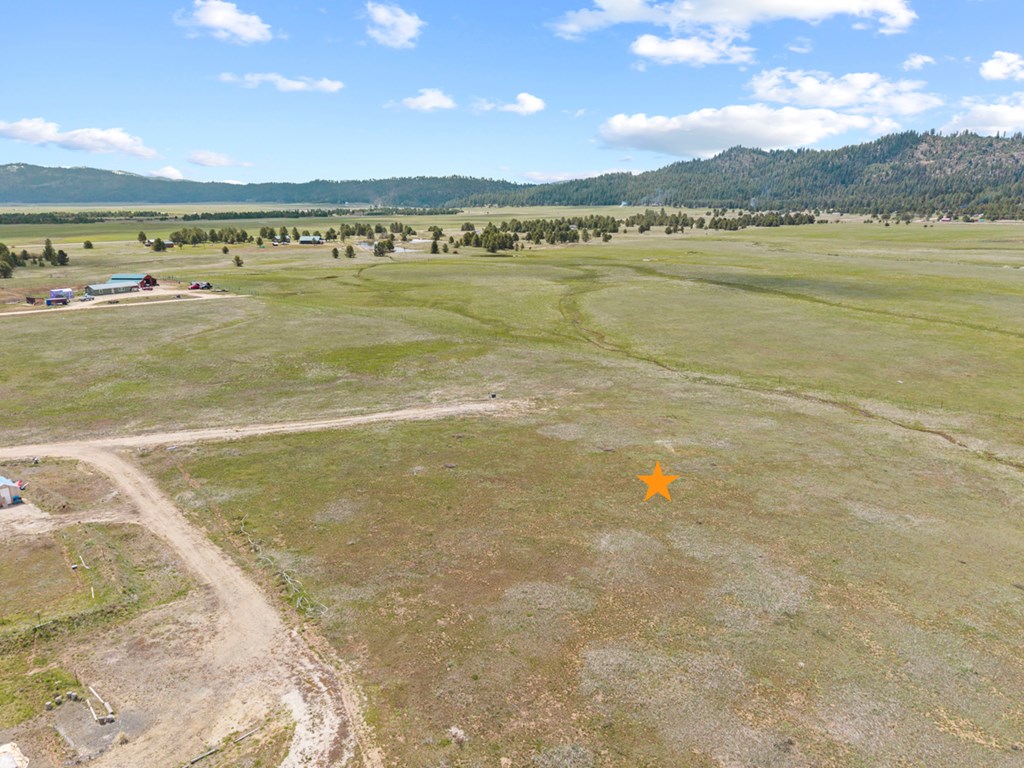 32 Philadelphia Lane, Unit 9 Cascade, ID 83611 - Photo 3 of 15 Located in Round Valled