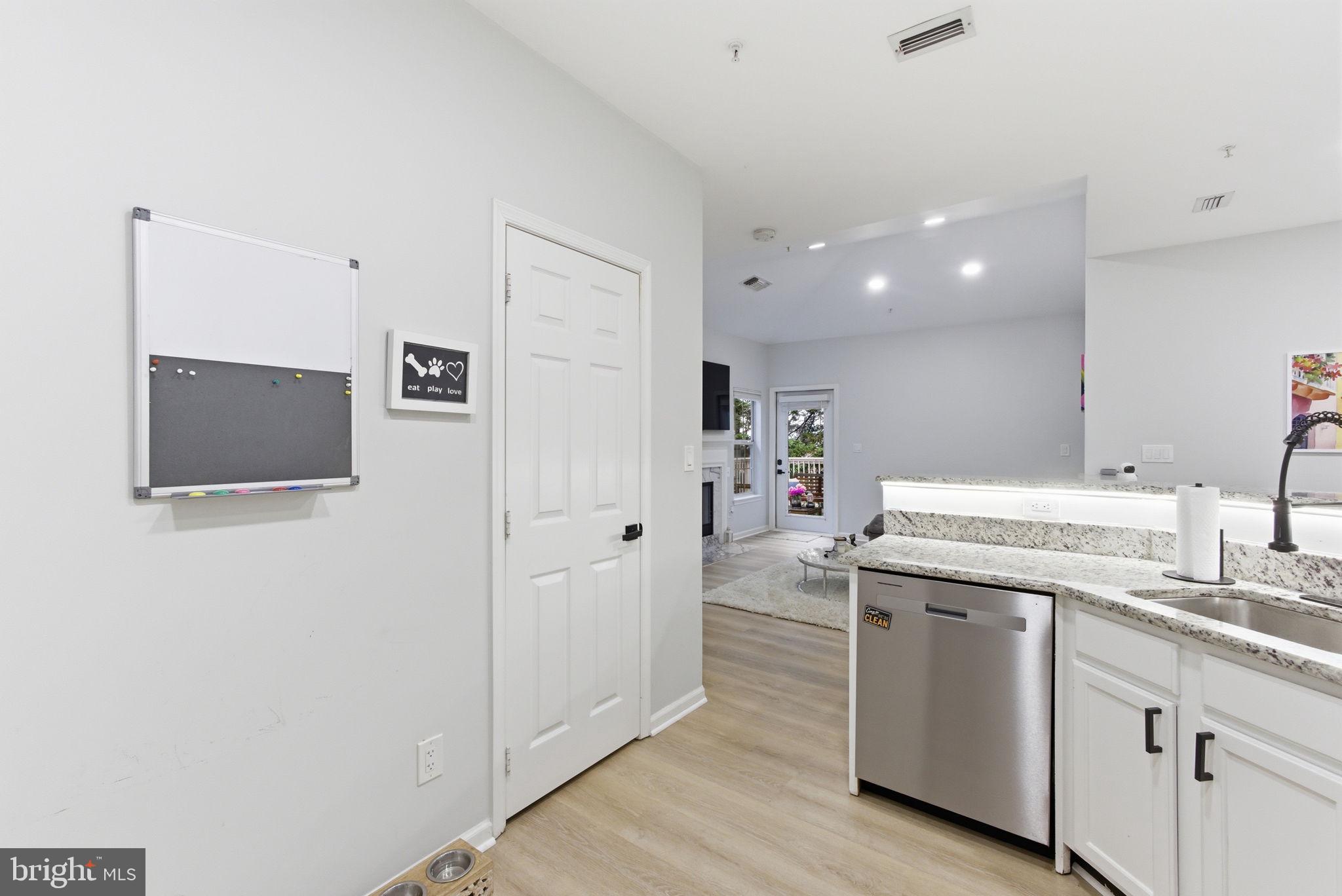 1700 Lake Shore Crest Drive, Unit 33 Reston, VA 20190 - Photo 15 of 32 Kitchen