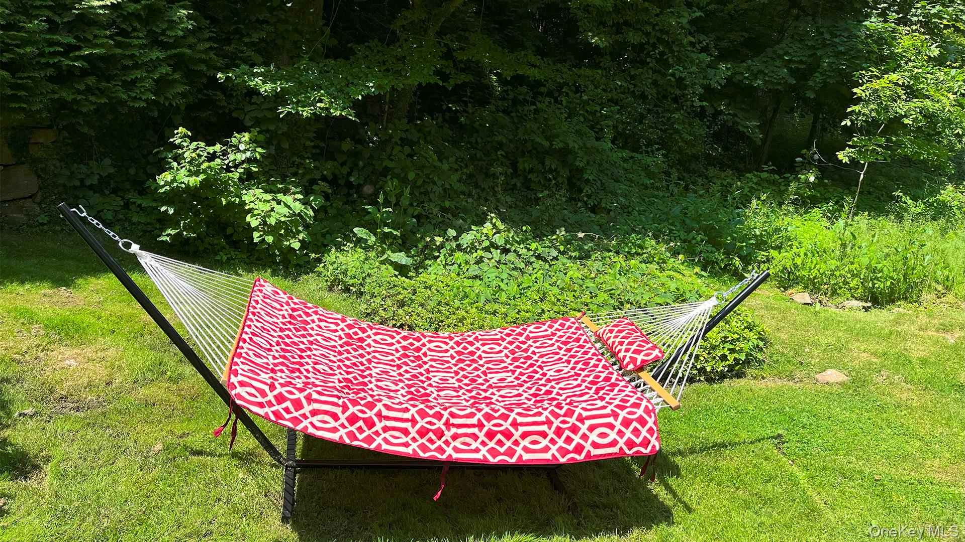 8 Holly Lane Rye, NY 10580 - Photo 21 of 27 Lovely private garden