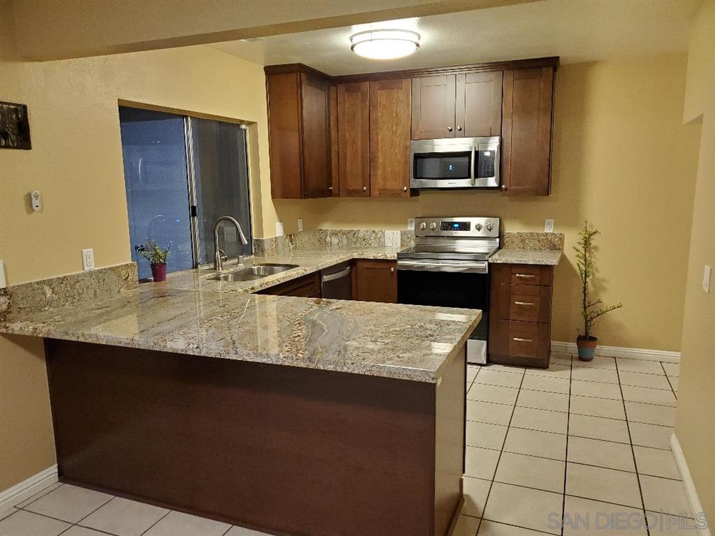 13388 Birch Tree Lane Poway, CA 92064 - Photo 4 of 18