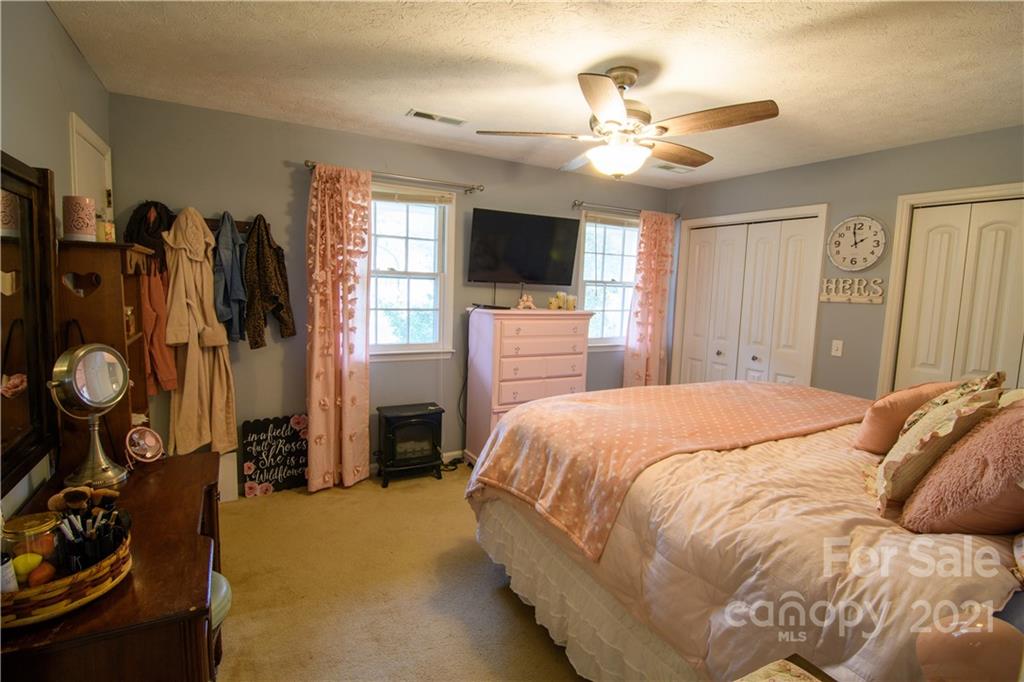 1103 North Rugby Road Hendersonville, NC 28791 - Photo 11 of 18 Gallery Image 11