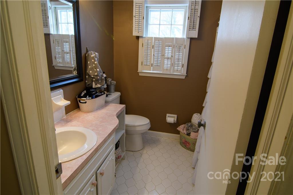 1103 North Rugby Road Hendersonville, NC 28791 - Photo 16 of 18 Gallery Image 16