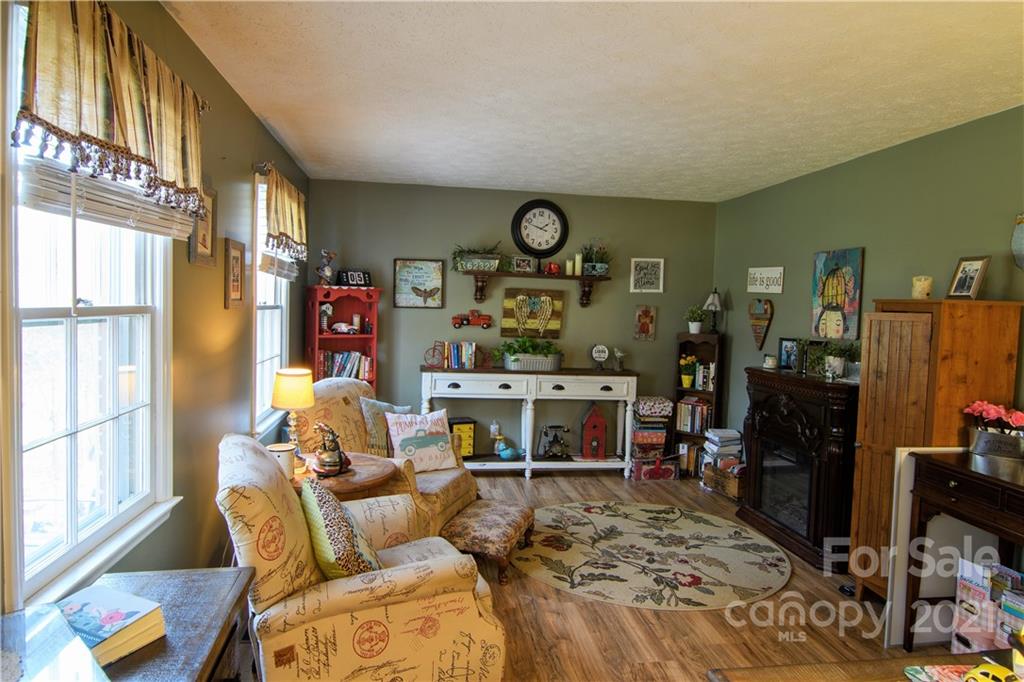 1103 North Rugby Road Hendersonville, NC 28791 - Photo 9 of 18 Gallery Image 9