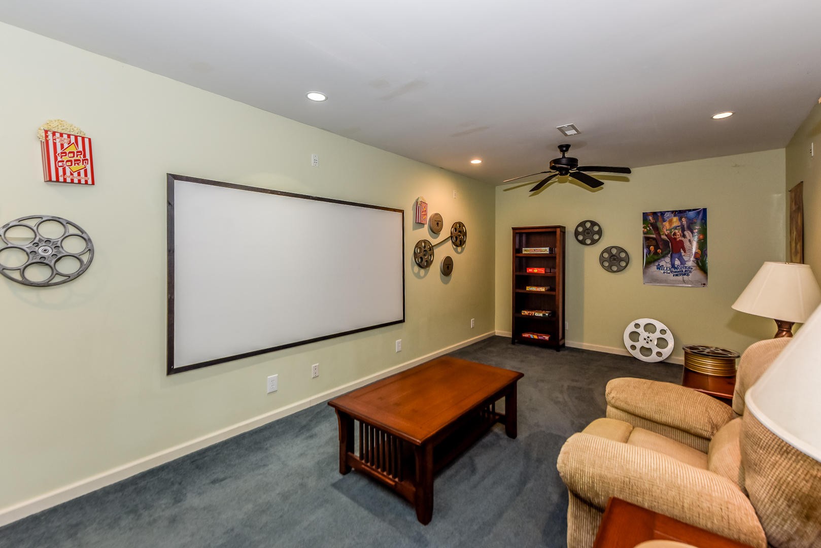 3941 Big Springs Ridge Road Friendsville, TN 37737 - Photo 32 of 38 a room with furniture and screen