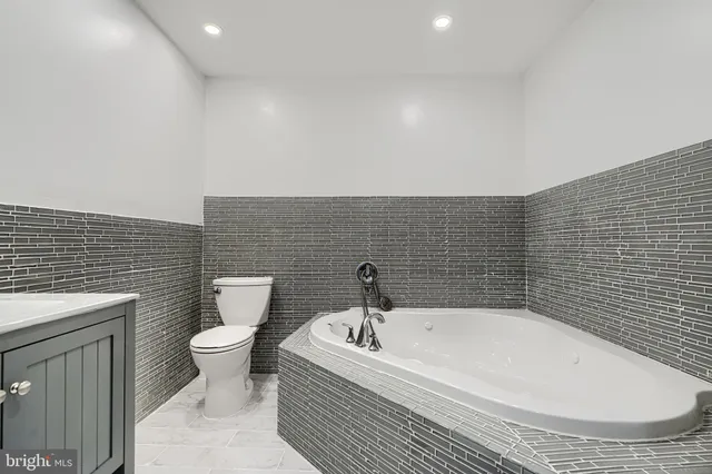 $2,500 | 703 George Street, Baltimore, MD 21201