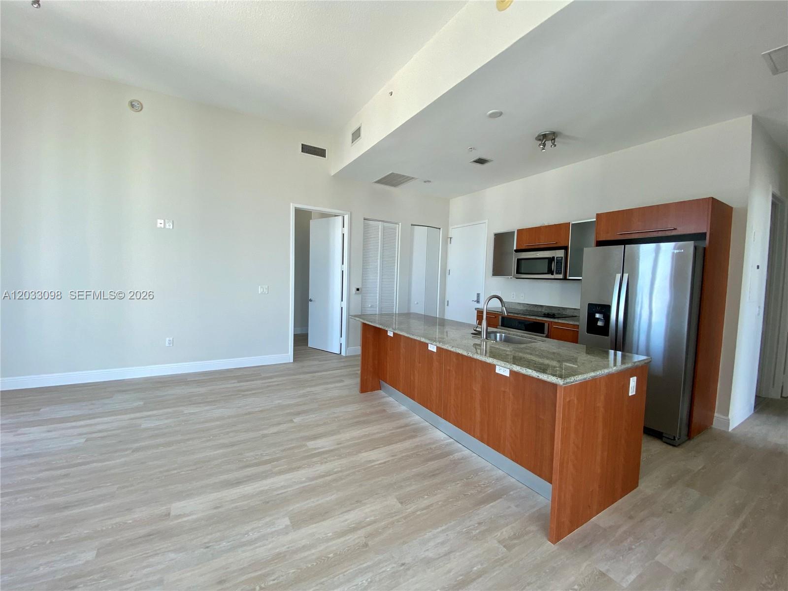 185 Southwest 7th Street, Unit 4311 Miami, FL 33130 - Photo 2 of 25