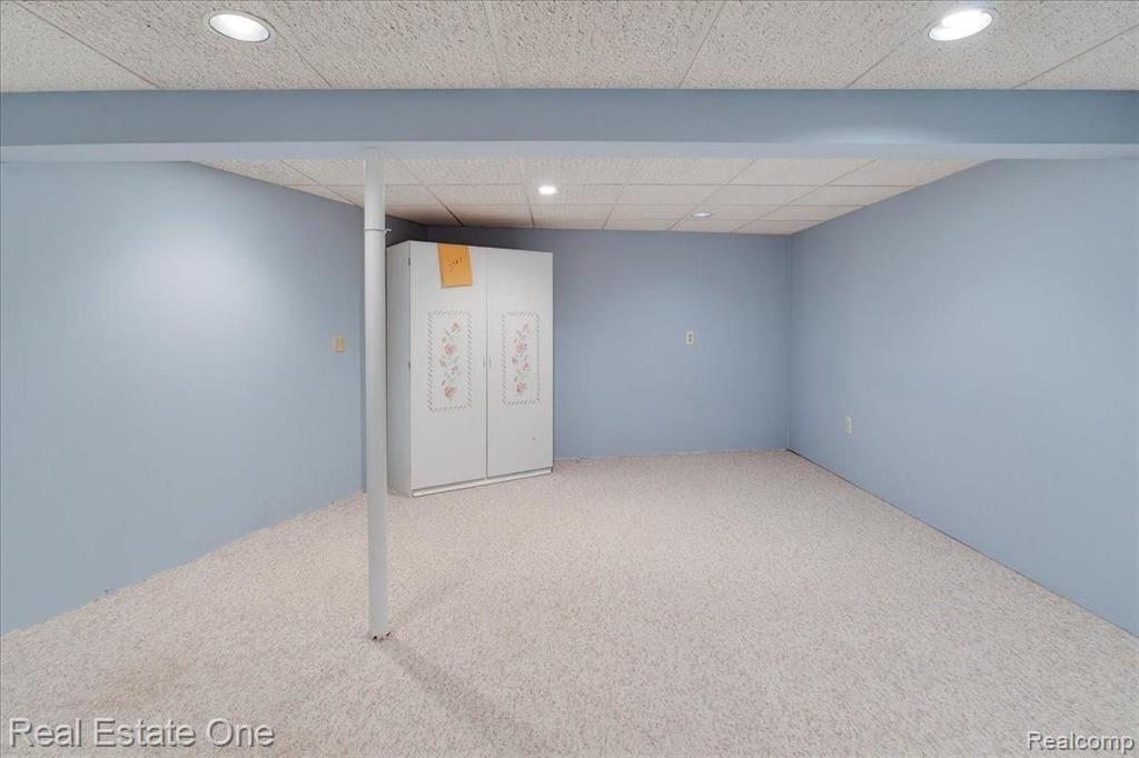 2051 Warrington Road Rochester Hills, MI 48307 - Photo 48 of 64
