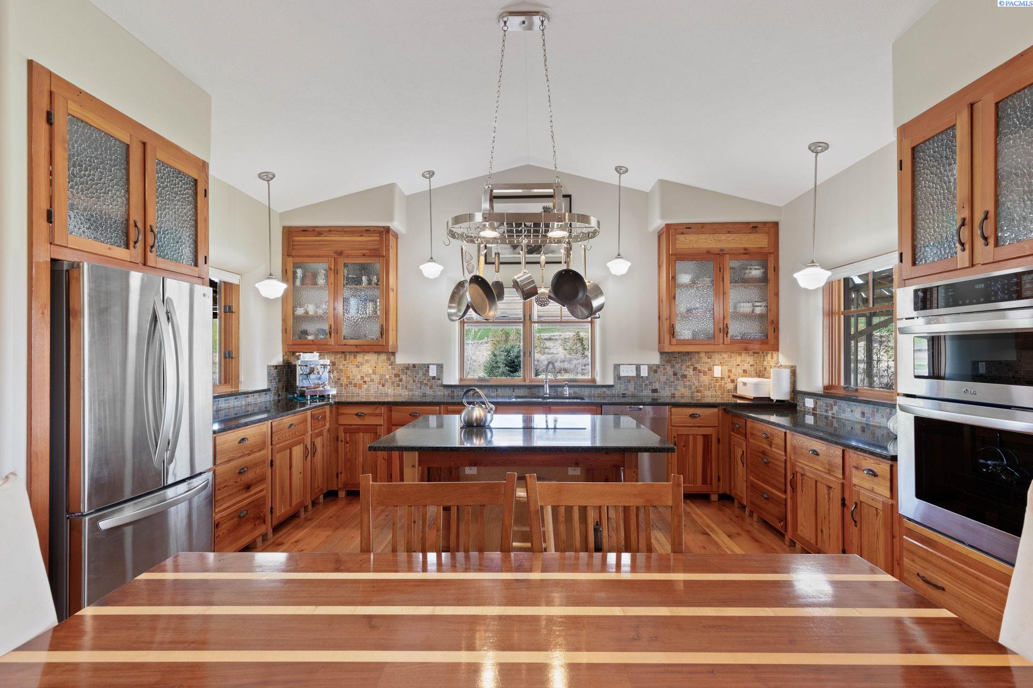 4261 Grove Road Endicott, WA 99125 - Photo 7 of 50 Gallery Image 7