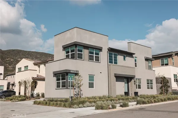 $769,900 | 15818 Caterpillar Drive, Fontana, CA 92336