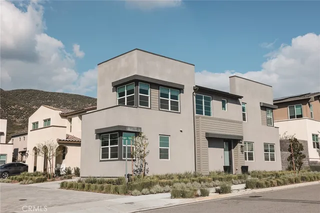 $779,900 | 15818 Caterpillar Drive, Fontana, CA 92336