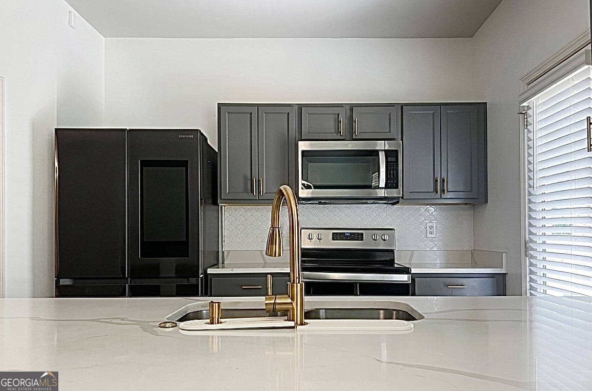 6278 Rockaway Road Atlanta, GA 30349 - Photo 7 of 24