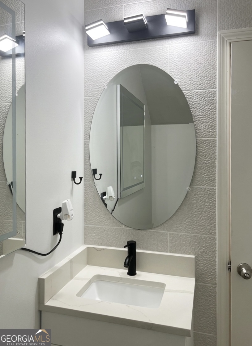 6278 Rockaway Road Atlanta, GA 30349 - Photo 9 of 24