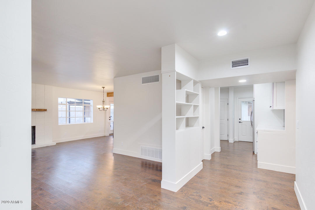 5323 North 6th Street Phoenix, AZ 85012 - Photo 22 of 48 Entryway