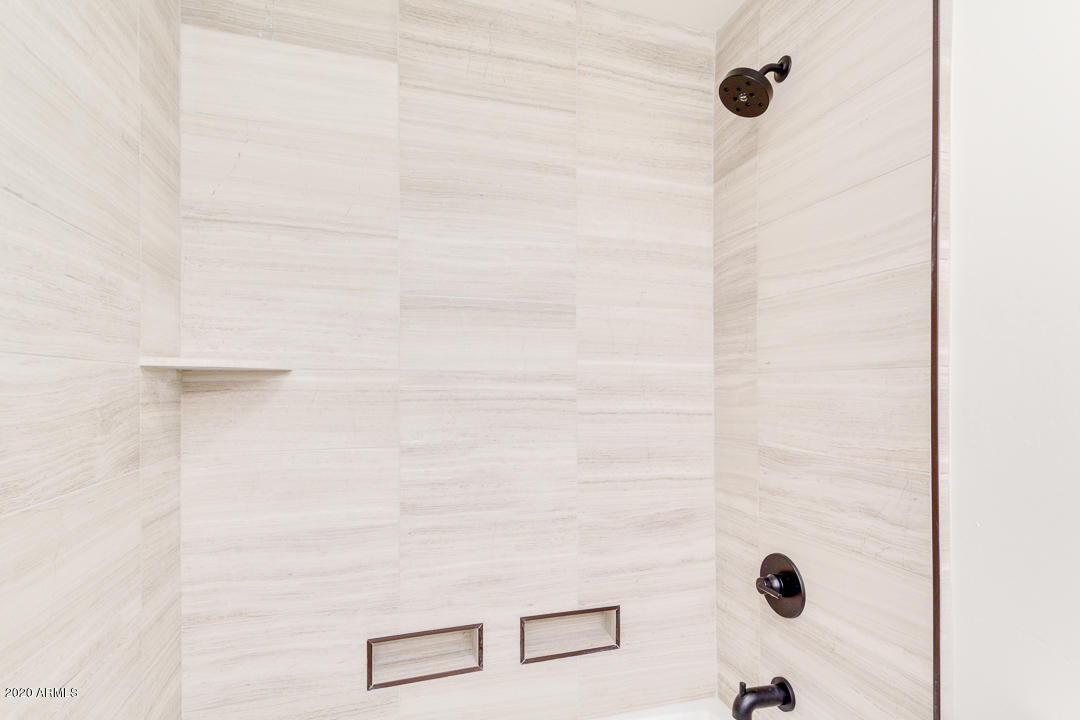 5323 North 6th Street Phoenix, AZ 85012 - Photo 30 of 48 Shower & Tub