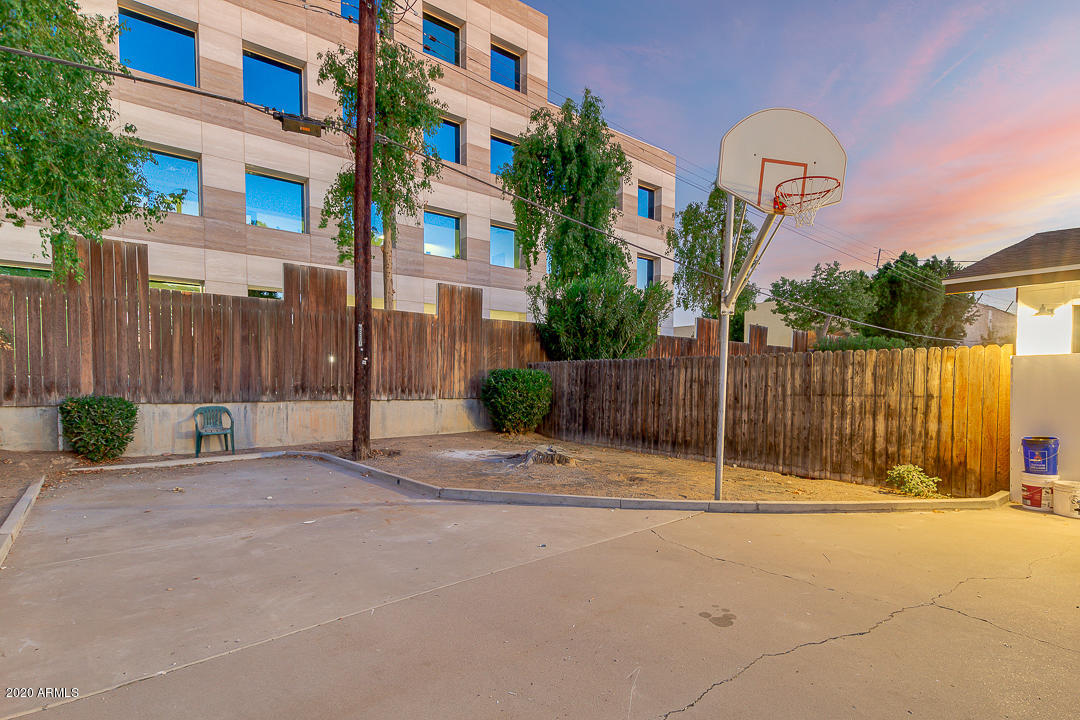 5323 North 6th Street Phoenix, AZ 85012 - Photo 43 of 48 Basketball Court