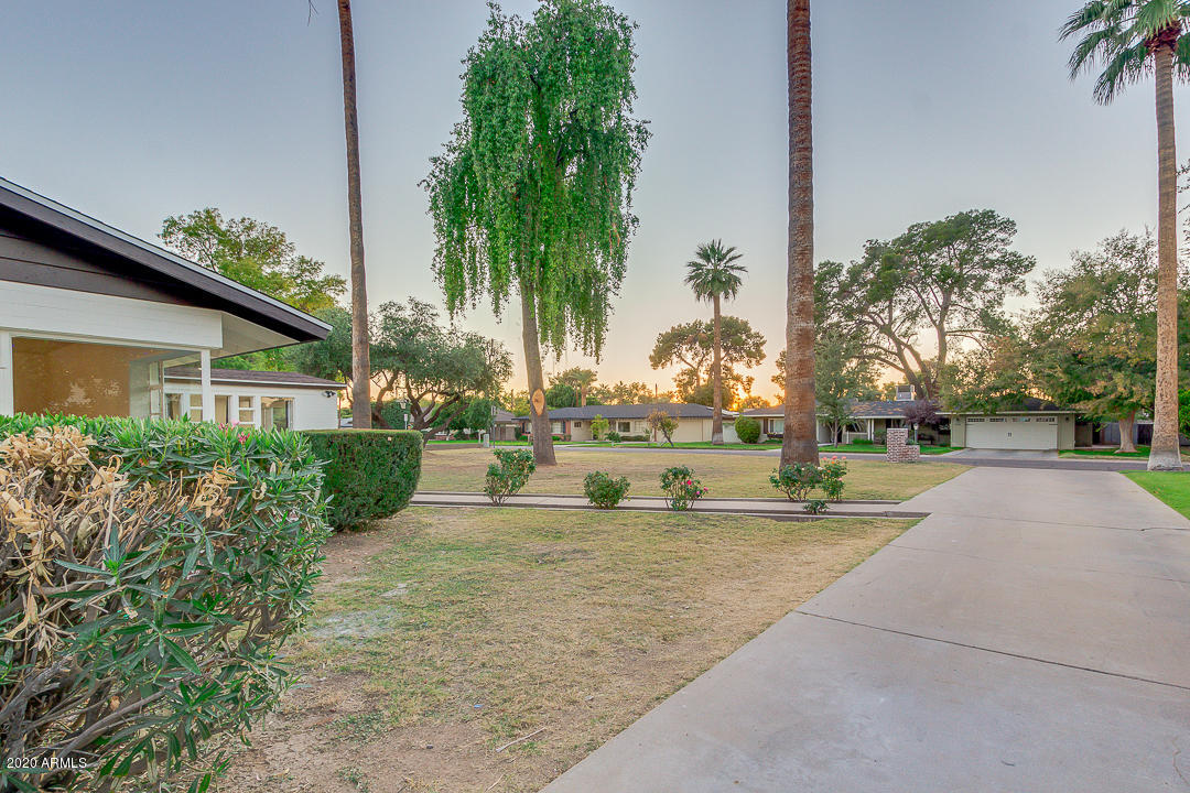 5323 North 6th Street Phoenix, AZ 85012 - Photo 46 of 48 Tons of parking!
