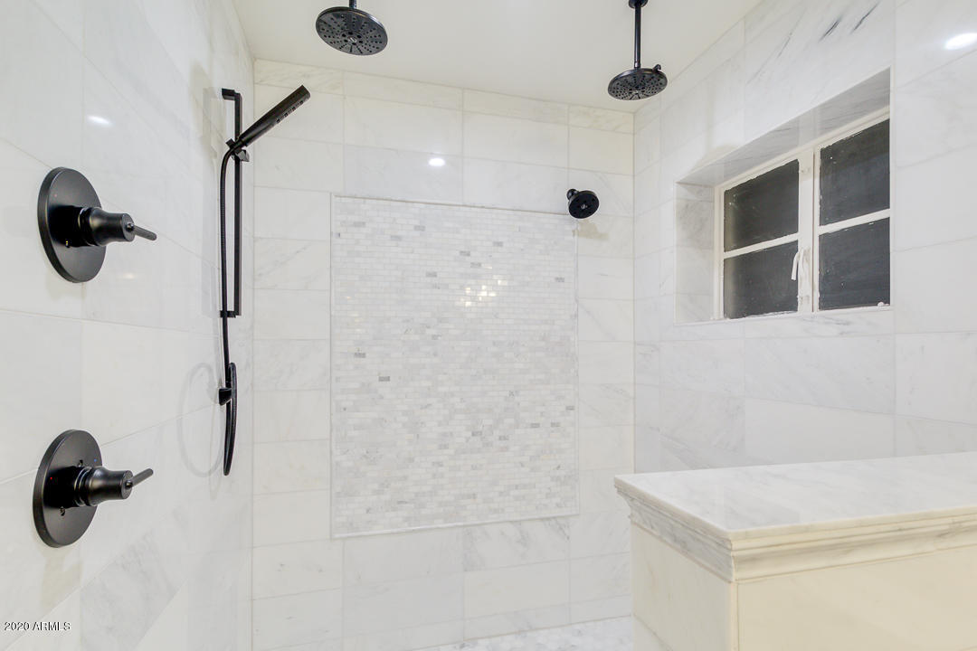 5323 North 6th Street Phoenix, AZ 85012 - Photo 6 of 48 Master Shower