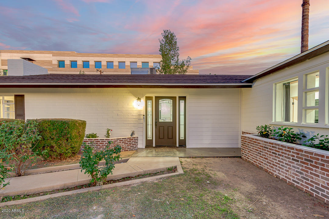 5323 North 6th Street Phoenix, AZ 85012 - Photo 9 of 48 Welcoming Entrance