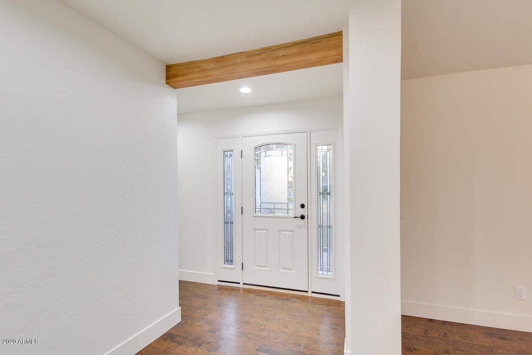5323 North 6th Street Phoenix, AZ 85012 - Photo 10 of 48 Foyer