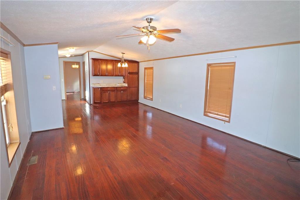 211 Brown Street Derry, PA 15627 - Photo 4 of 19