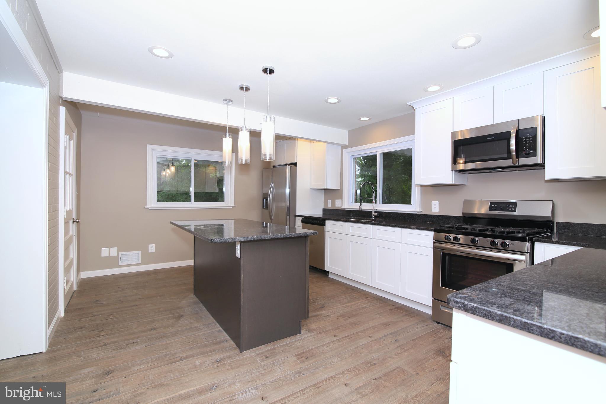 5535 Belfast Place Springfield, VA 22151 - Photo 11 of 41 Gourmet Kitchen with Granite Counters