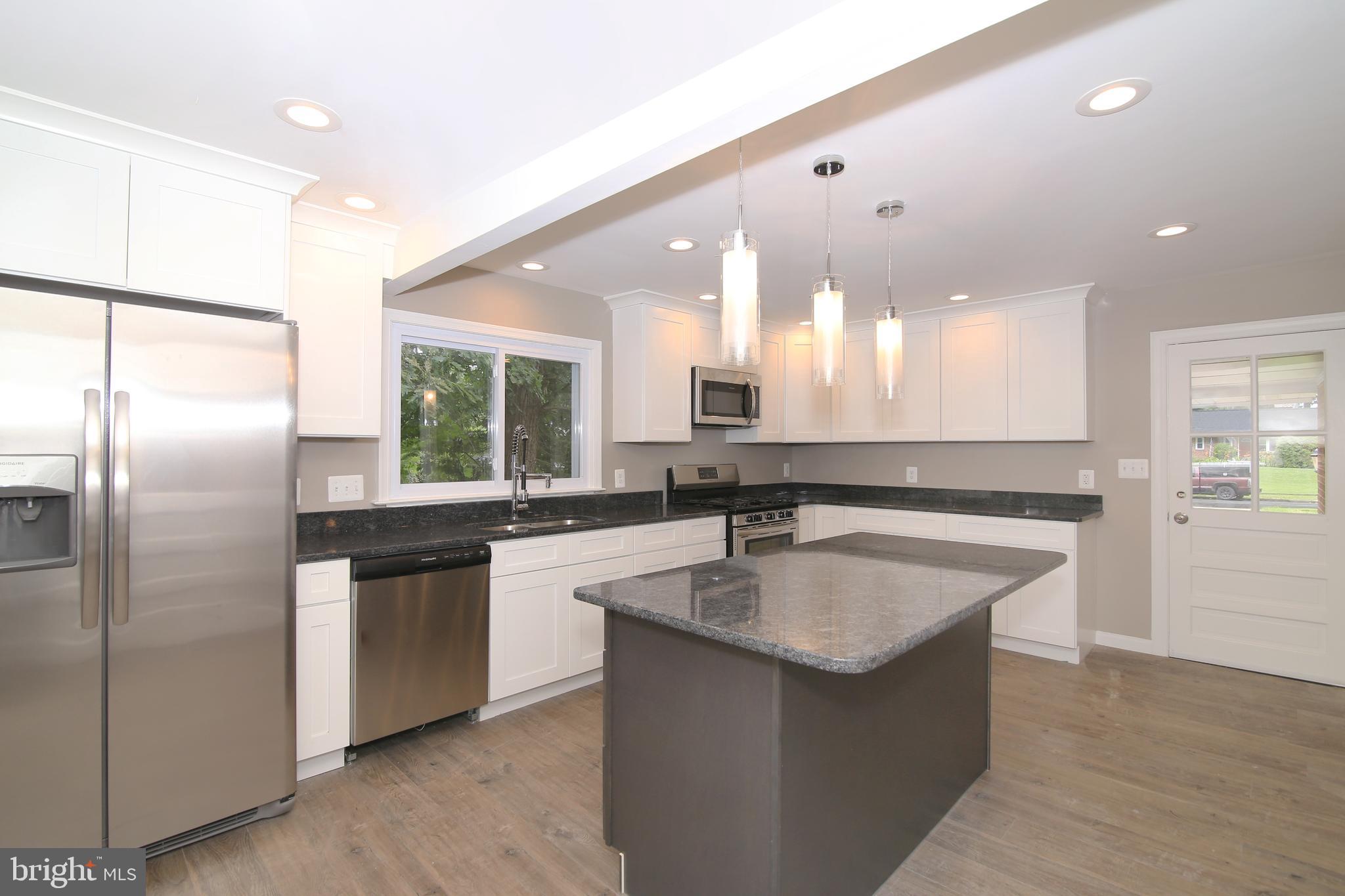 5535 Belfast Place Springfield, VA 22151 - Photo 13 of 41 Gourmet Kitchen with Deck & Carport Access