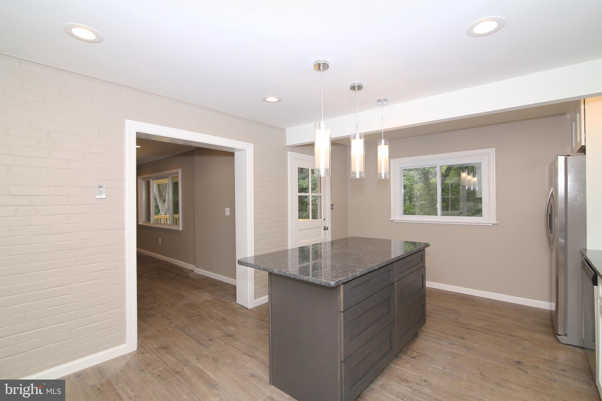 5535 Belfast Place Springfield, VA 22151 - Photo 15 of 41 Gourmet Kitchen
