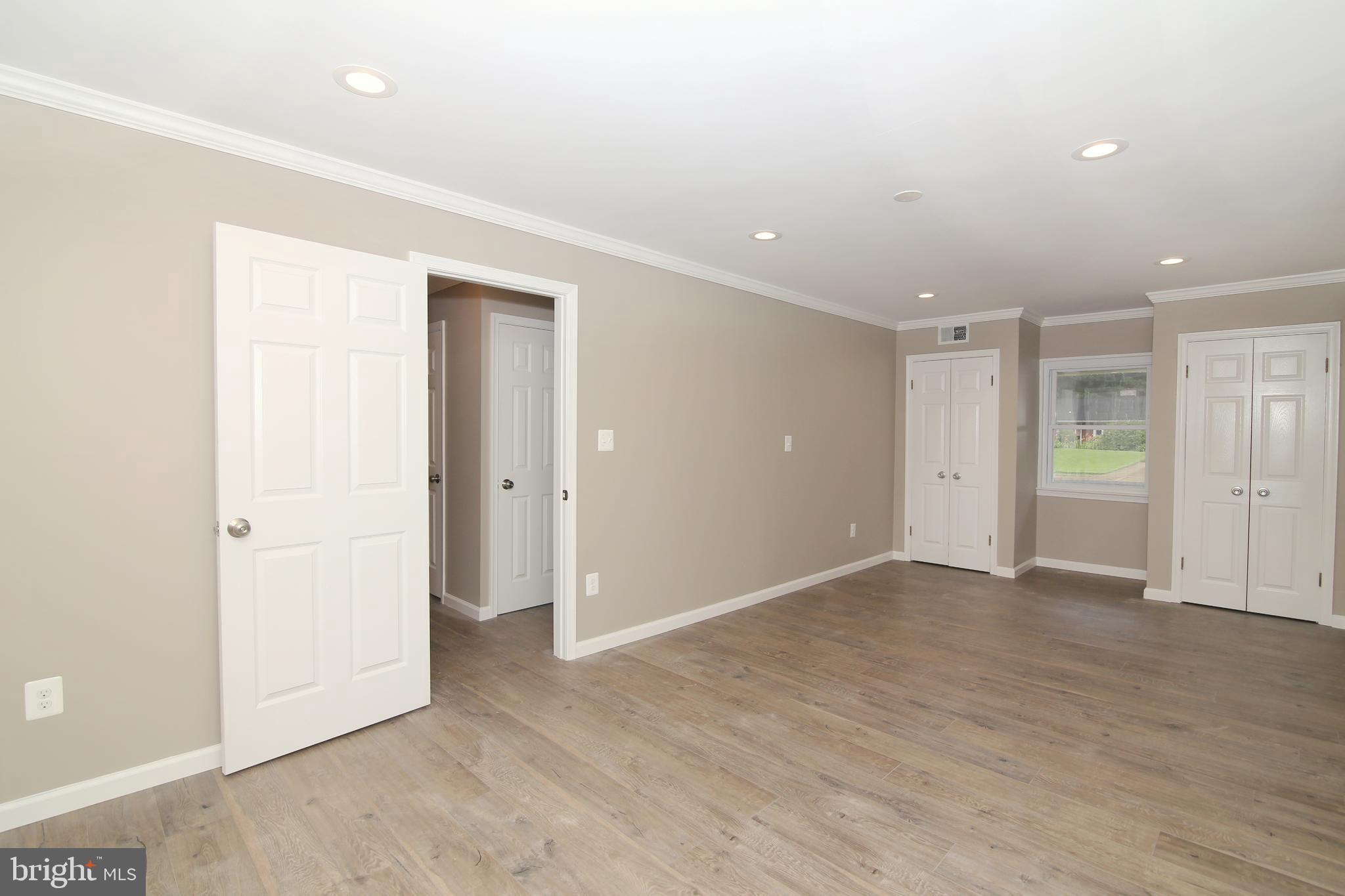 5535 Belfast Place Springfield, VA 22151 - Photo 17 of 41 Master Bedroom with 4 Closets