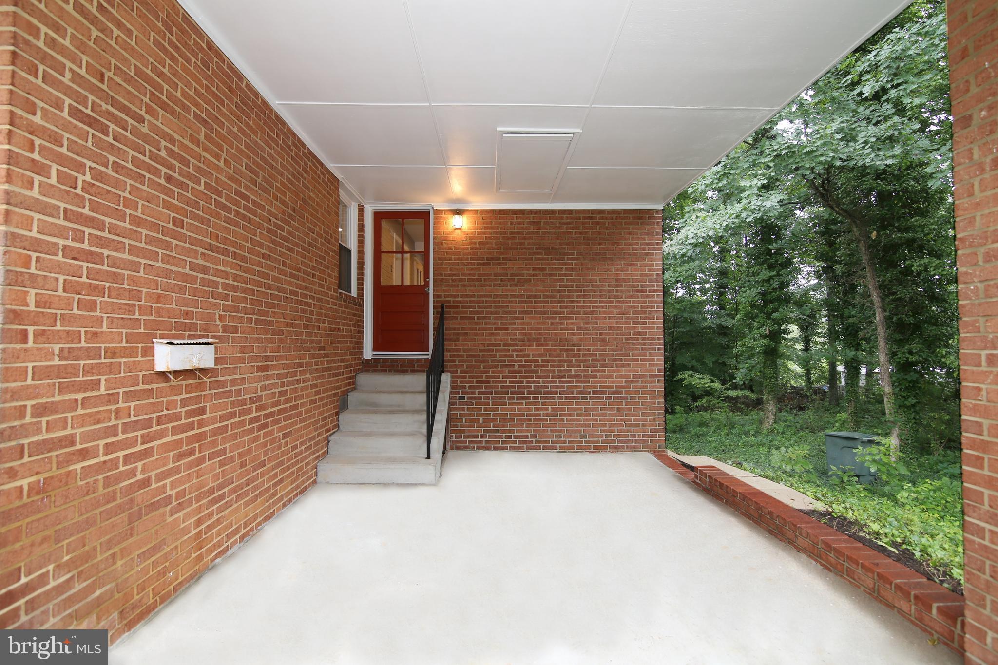 5535 Belfast Place Springfield, VA 22151 - Photo 3 of 41 Car Port