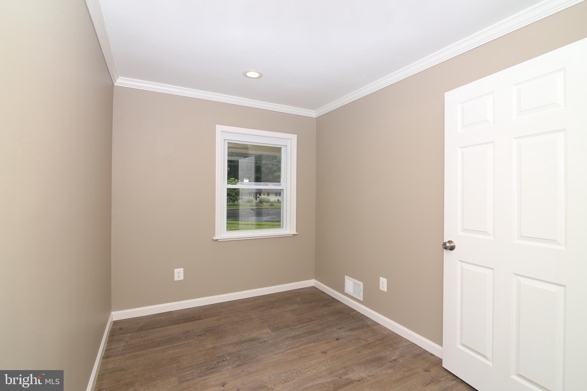 5535 Belfast Place Springfield, VA 22151 - Photo 21 of 41 Main Level Bedroom 2