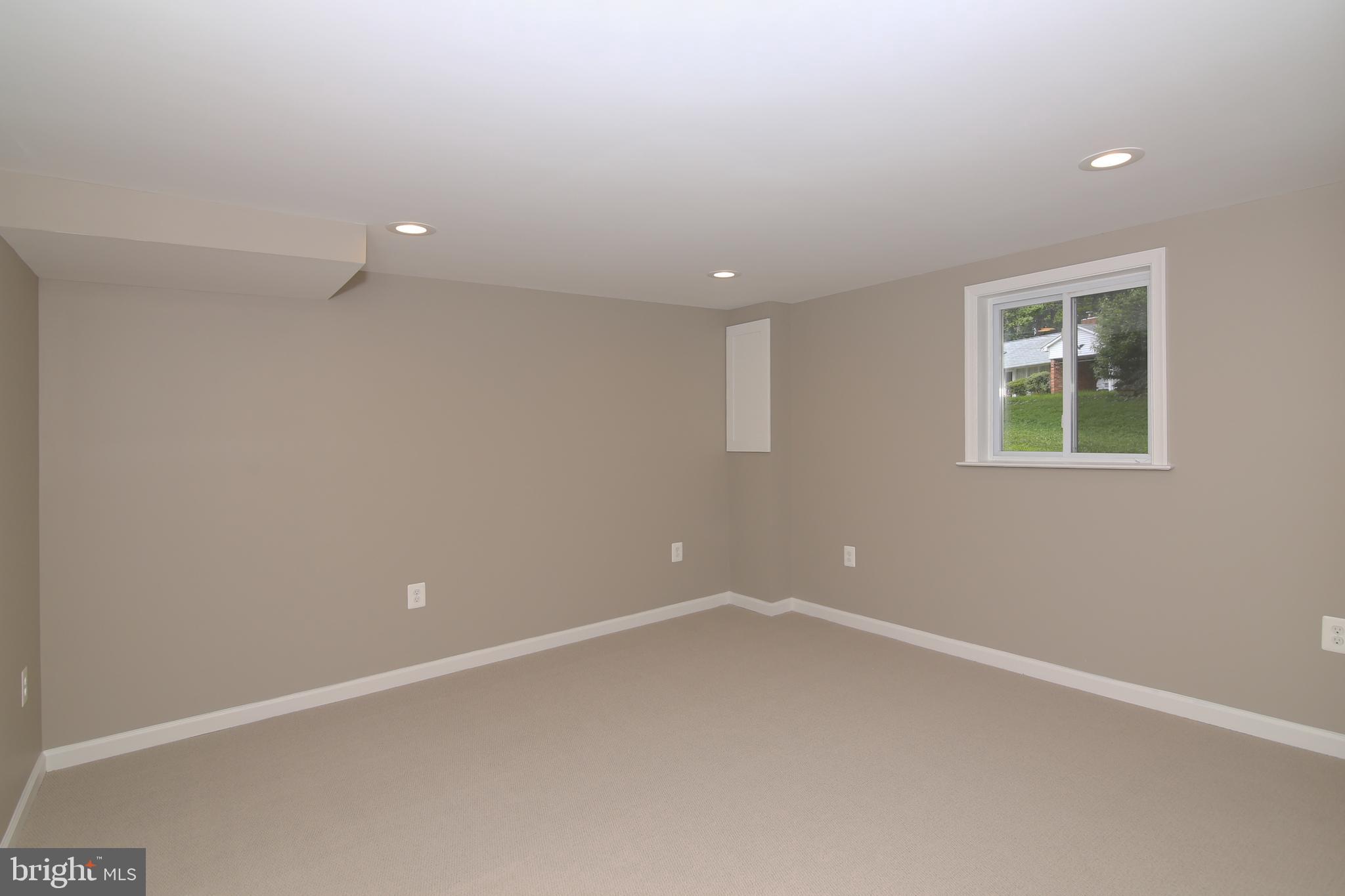 5535 Belfast Place Springfield, VA 22151 - Photo 27 of 41 Lower Level Bedroom 3